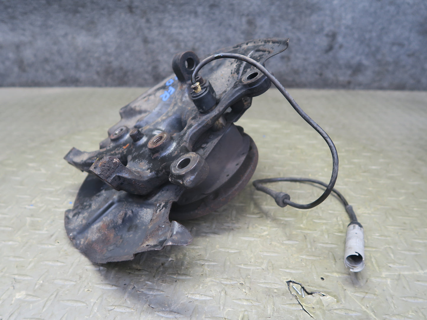 94-99 BMW E36 318i 318ti Front Right Spindle Knuckle Wheel Hub Bearing OEM