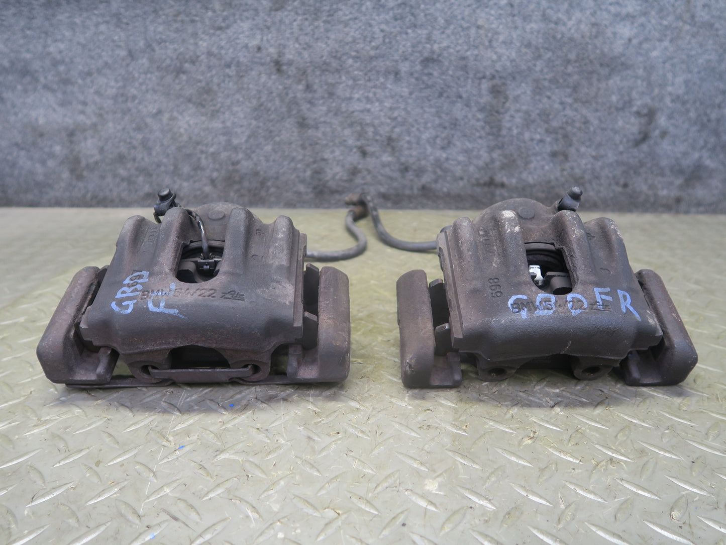 95-99 BMW E36 318ti 318i Z3 Set of 2 Front Left & Right Brake Caliper OEM