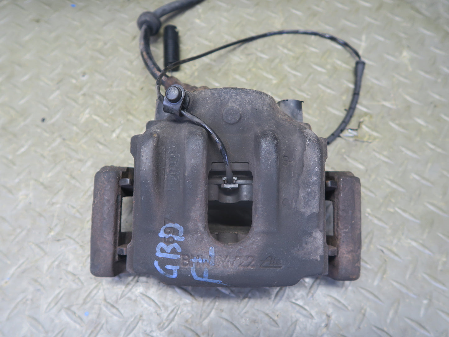95-99 BMW E36 318ti 318i Z3 Set of 2 Front Left & Right Brake Caliper OEM
