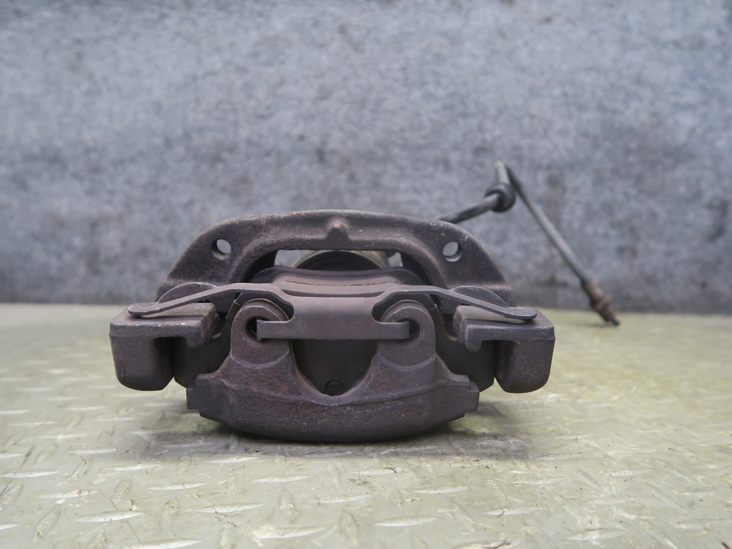 95-99 BMW E36 318ti 318i Z3 Set of 2 Front Left & Right Brake Caliper OEM