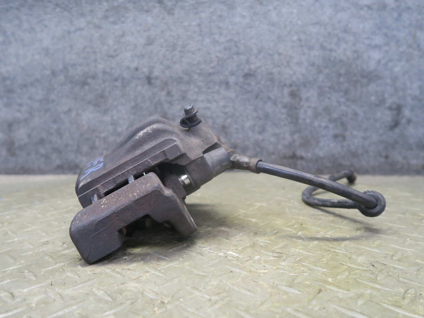 95-99 BMW E36 318ti 318i Z3 Set of 2 Front Left & Right Brake Caliper OEM