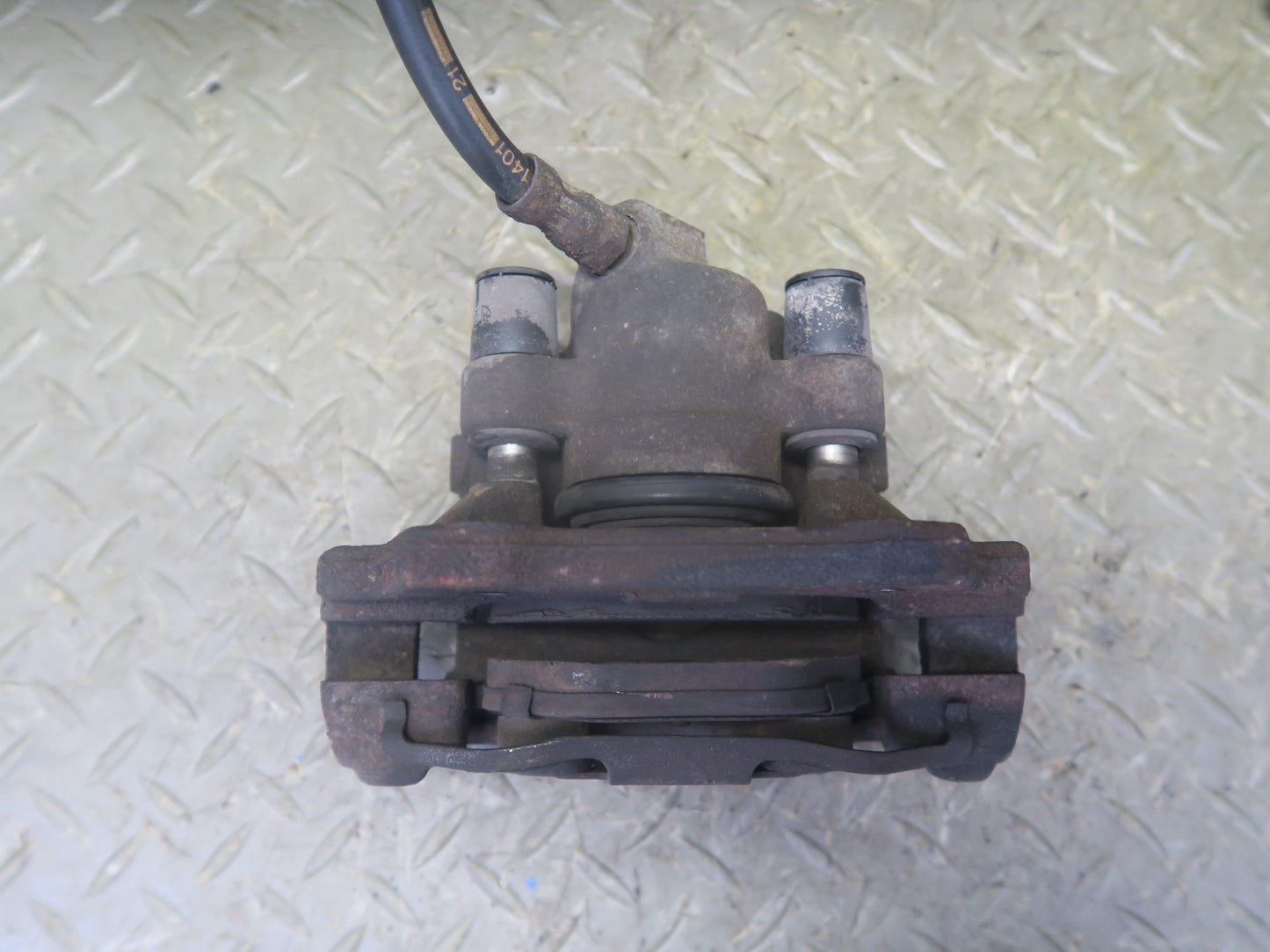 94-99 BMW E36 318iC Convertible Set of 2 Rear Left & Right Brake Caliper OEM