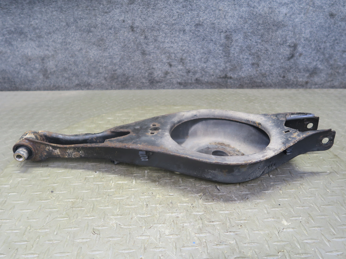94-99 BMW E36 318iC Set of 2 Rear Right Upper & Lower Control Arm OEM