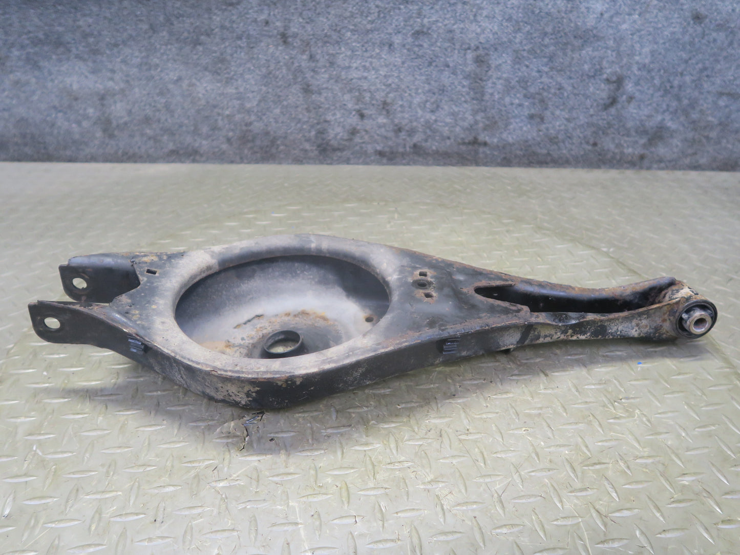 94-99 BMW E36 318iC Set of 2 Rear Right Upper & Lower Control Arm OEM