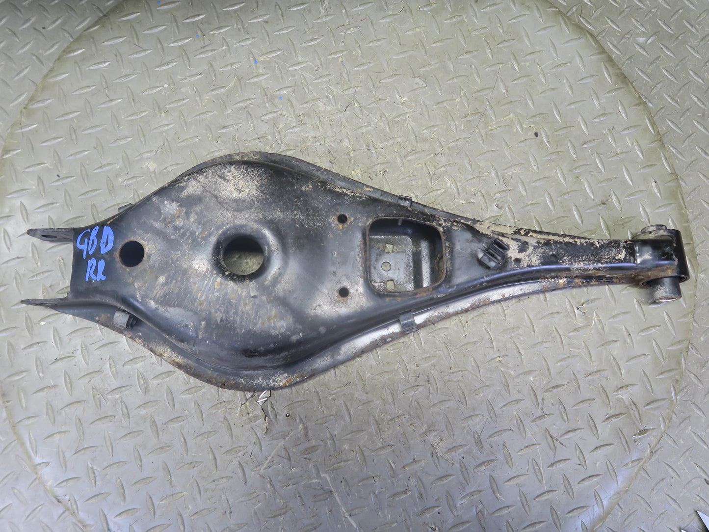 94-99 BMW E36 318iC Set of 2 Rear Right Upper & Lower Control Arm OEM
