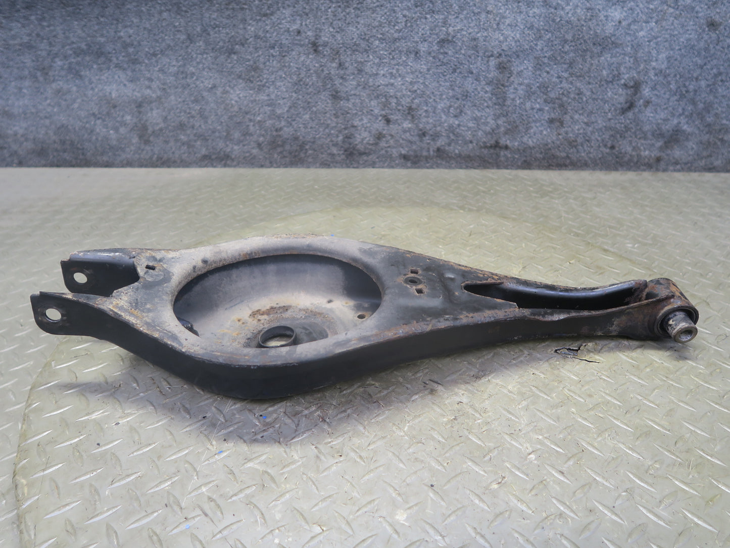 94-99 BMW E36 318iC Set of 2 Rear Left Upper & Lower Control Arm OEM