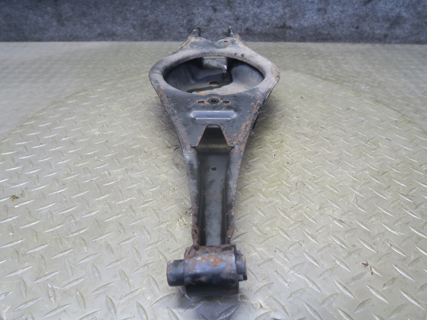 94-99 BMW E36 318iC Set of 2 Rear Left Upper & Lower Control Arm OEM