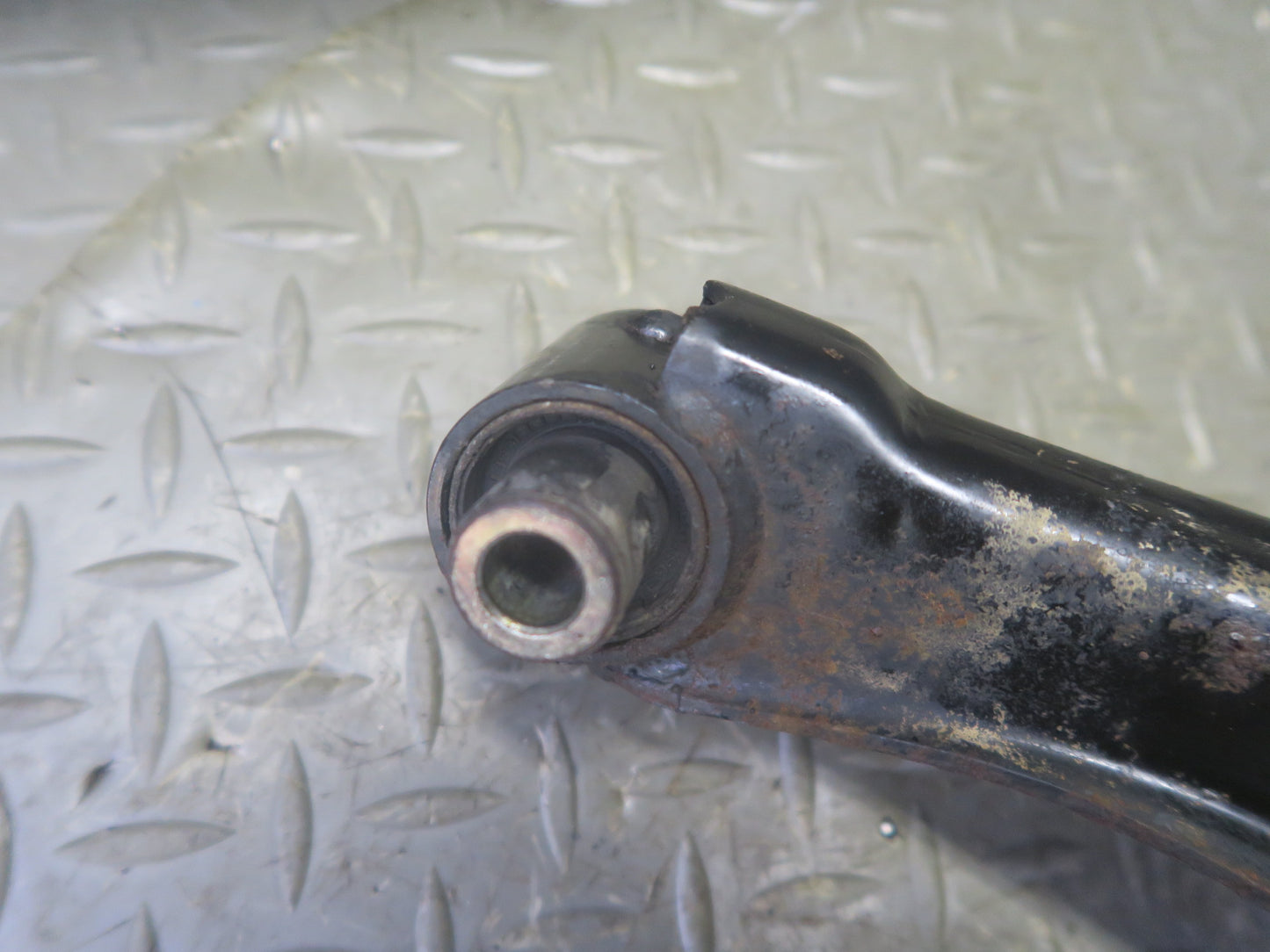 94-99 BMW E36 318iC Set of 2 Rear Left Upper & Lower Control Arm OEM