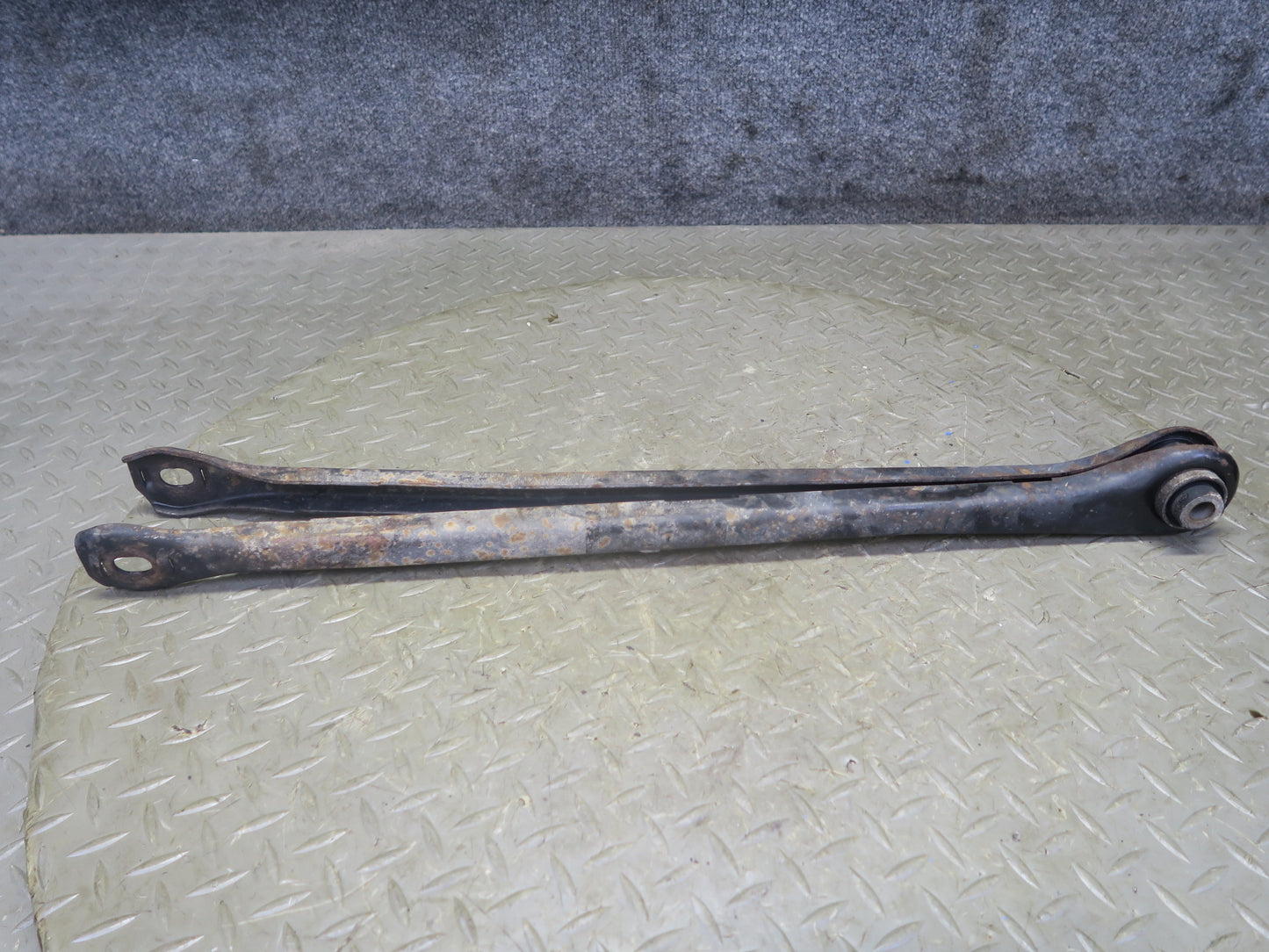 94-99 BMW E36 318iC Set of 2 Rear Left Upper & Lower Control Arm OEM
