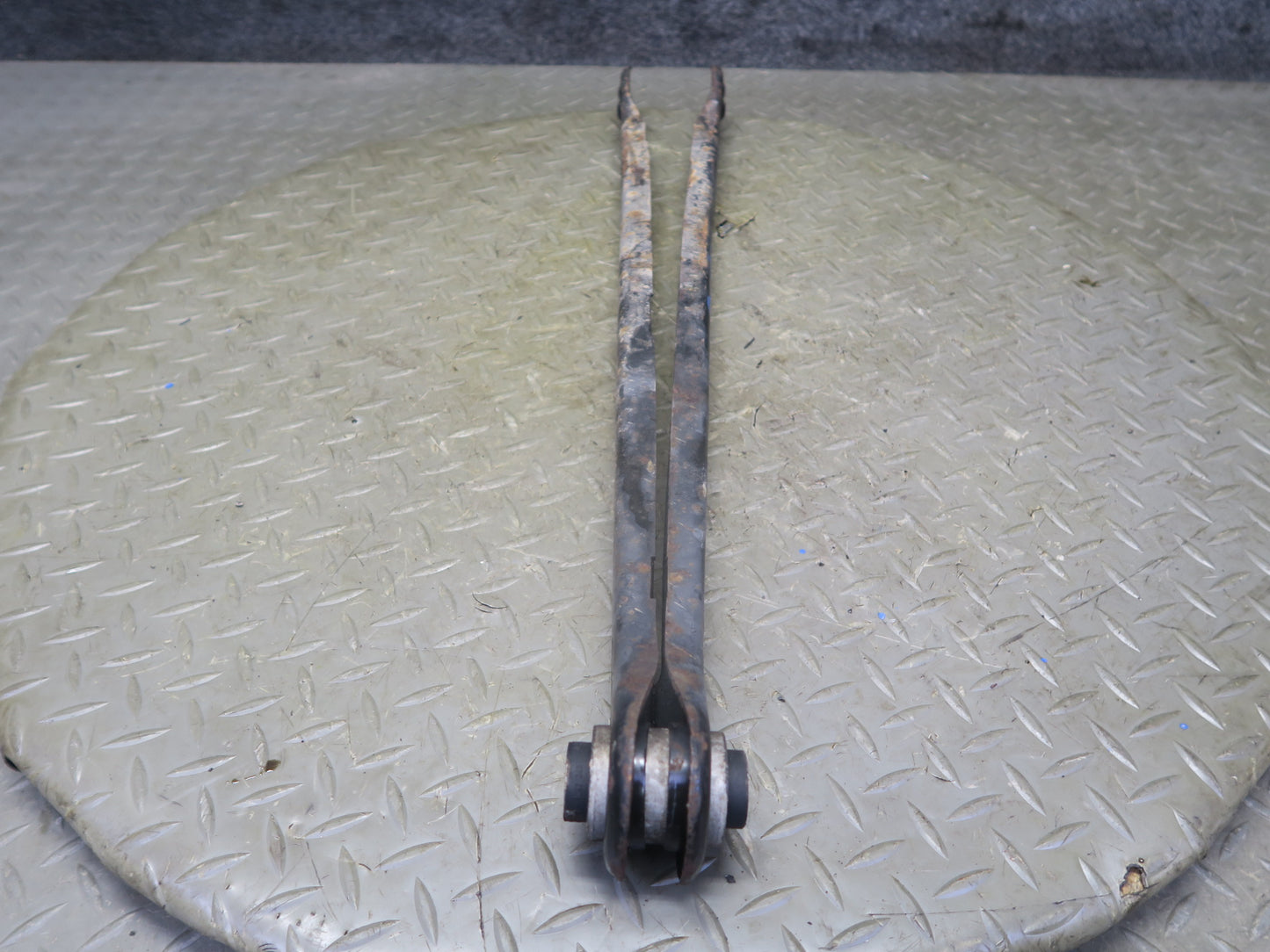 94-99 BMW E36 318iC Set of 2 Rear Left Upper & Lower Control Arm OEM