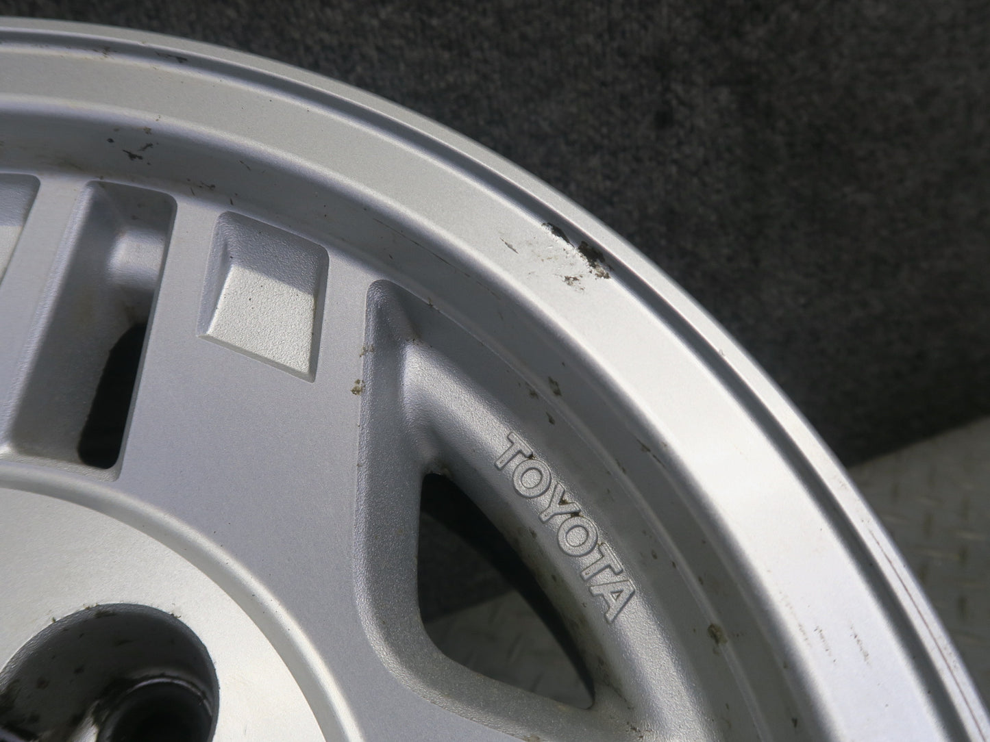 1991-1992 Toyota Land Cruiser FJ80 R15 15" 8-SPOKE Alloy Wheel Rim 15X7J ET10