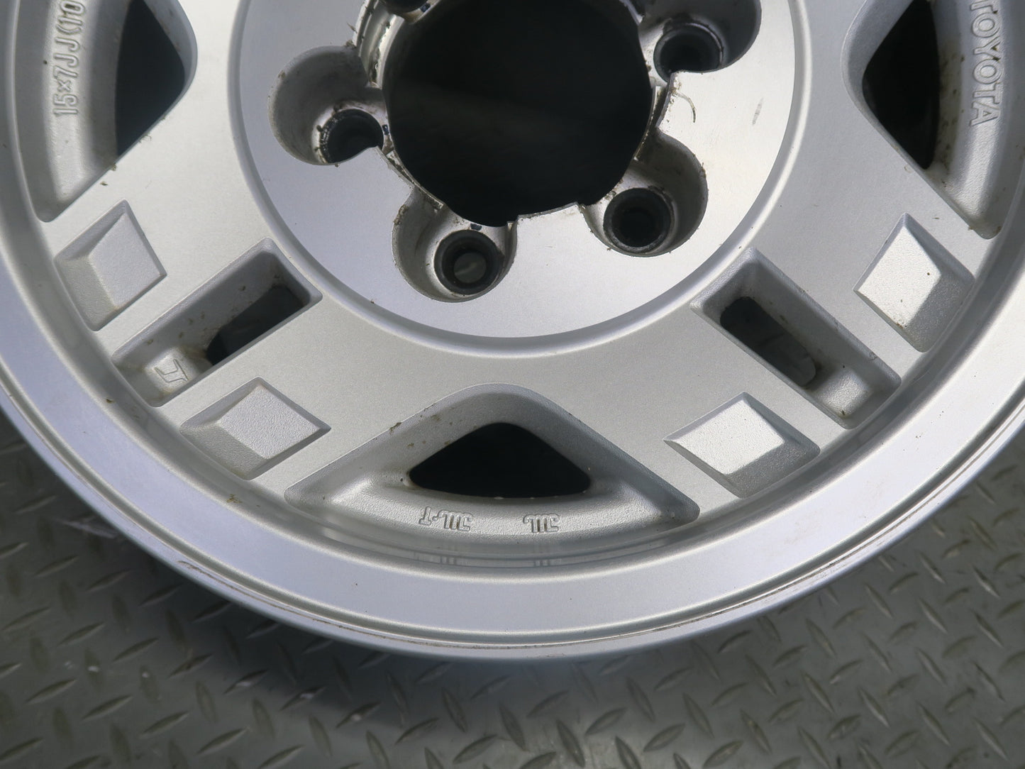 1991-1992 Toyota Land Cruiser FJ80 R15 15" 8-SPOKE Alloy Wheel Rim 15X7J ET10