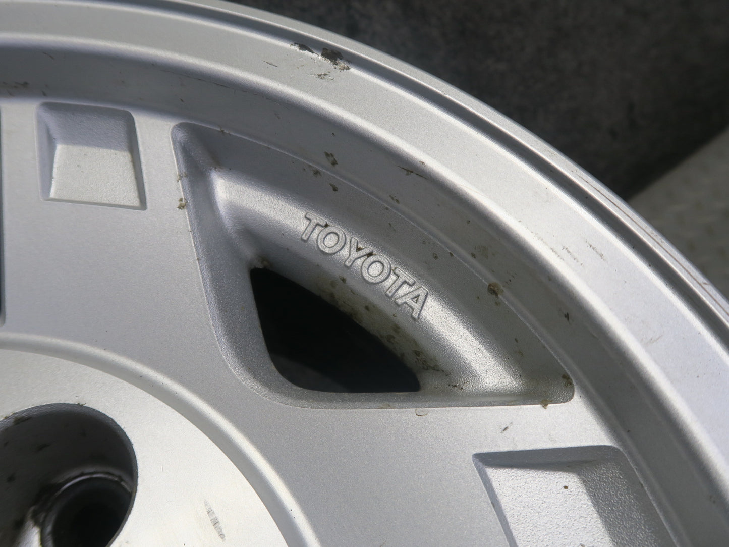 1991-1992 Toyota Land Cruiser FJ80 R15 15" 8-SPOKE Alloy Wheel Rim 15X7J ET10