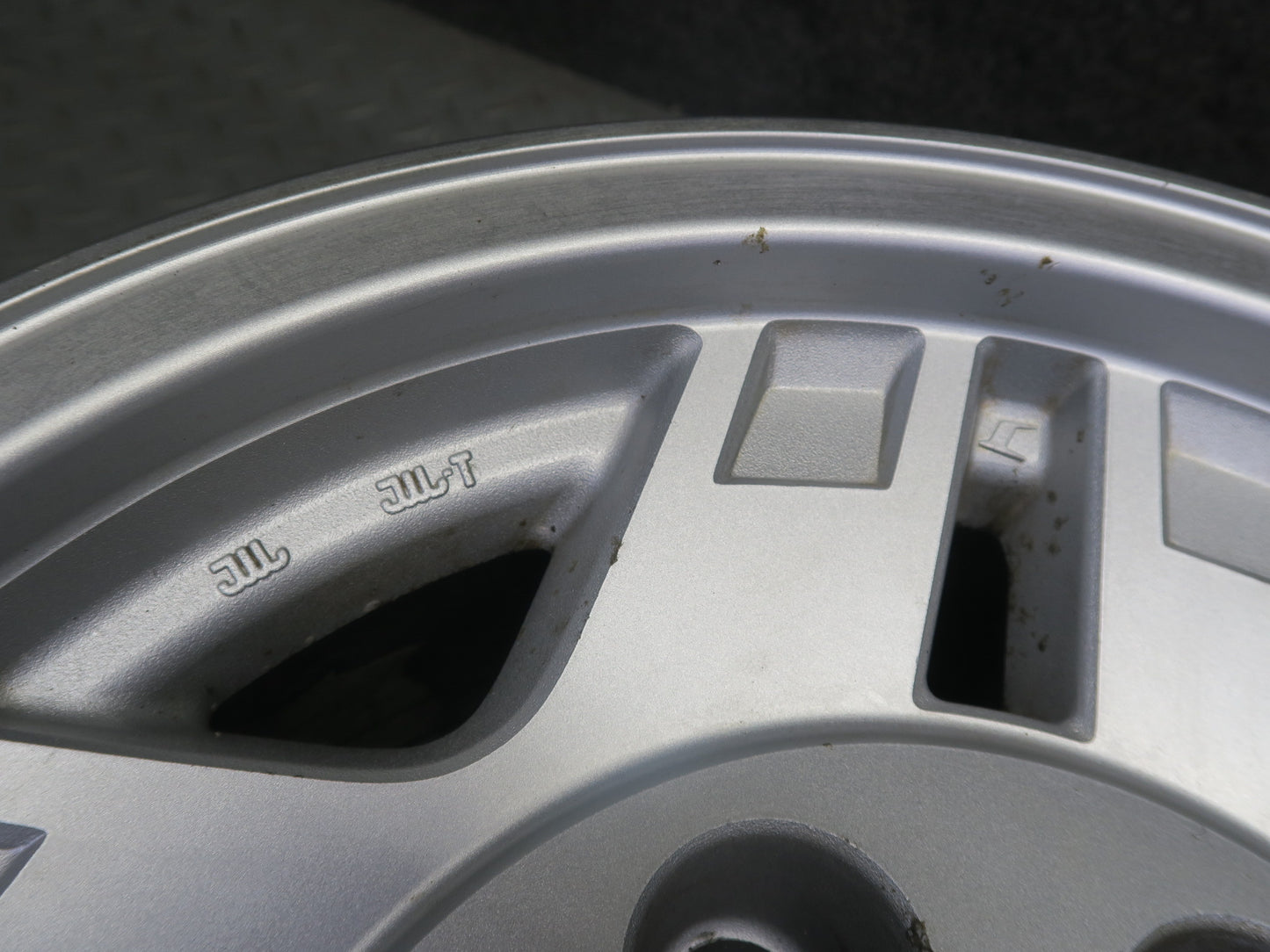 1991-1992 Toyota Land Cruiser FJ80 R15 15" 8-SPOKE Alloy Wheel Rim 15X7J ET10