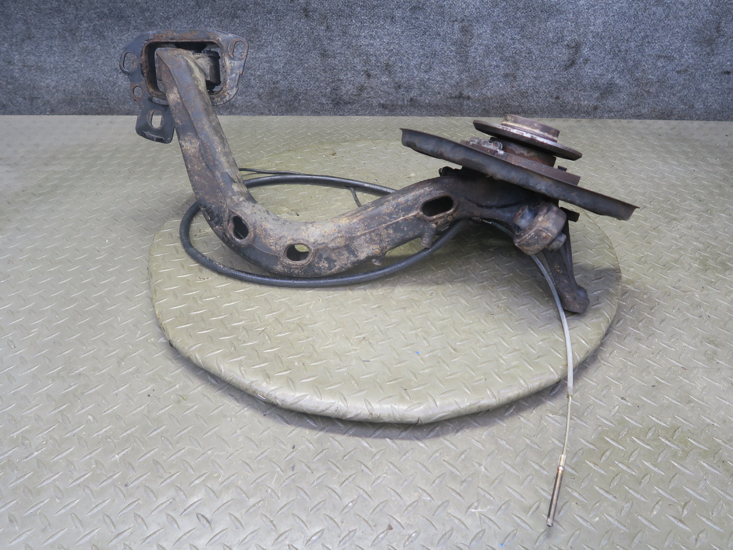 94-99 BMW E36 318i 318ti Rear Left Knuckle Wheel Hub Bearing Trailing Arm OEM