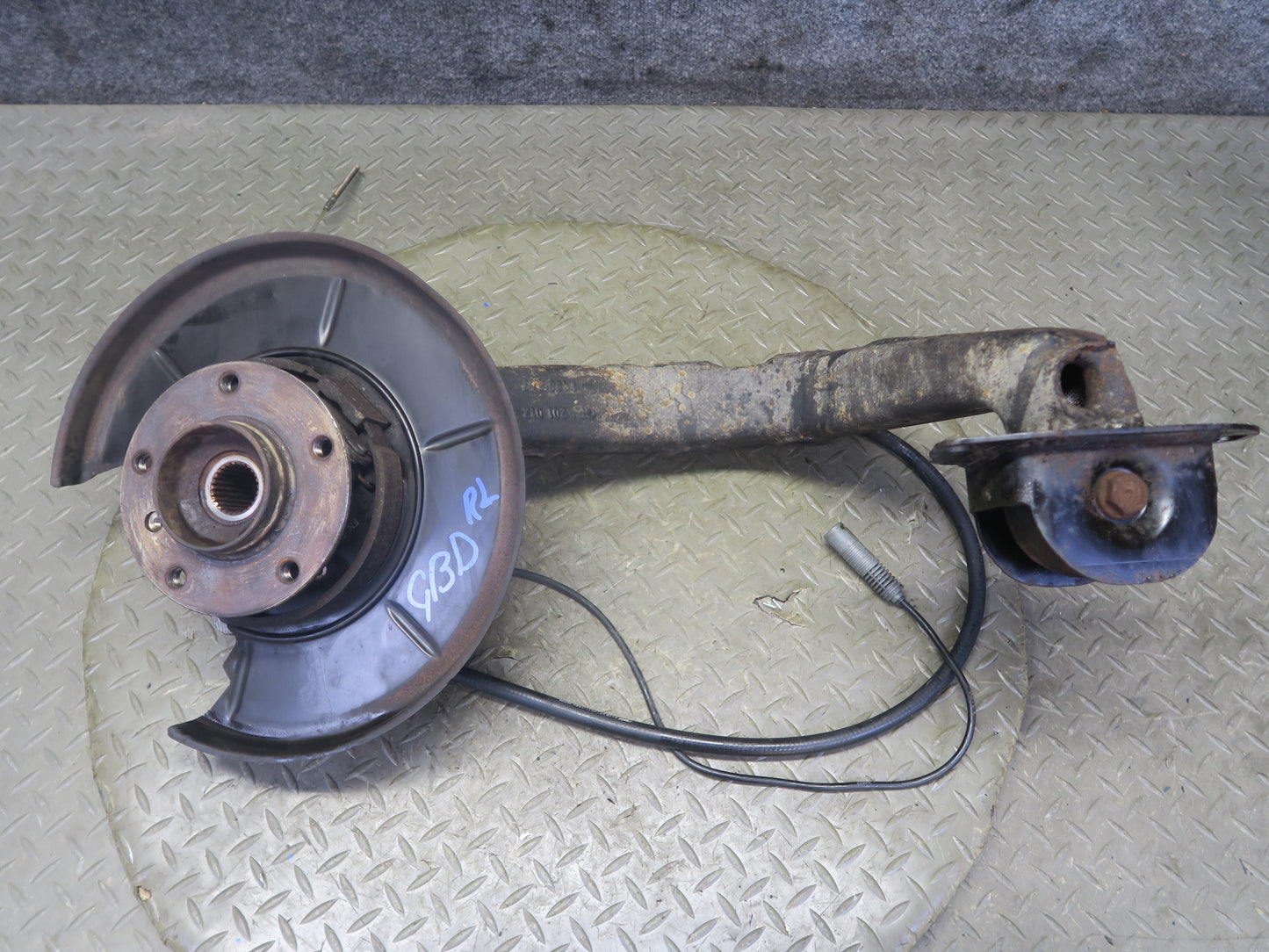 94-99 BMW E36 318i 318ti Rear Left Knuckle Wheel Hub Bearing Trailing Arm OEM