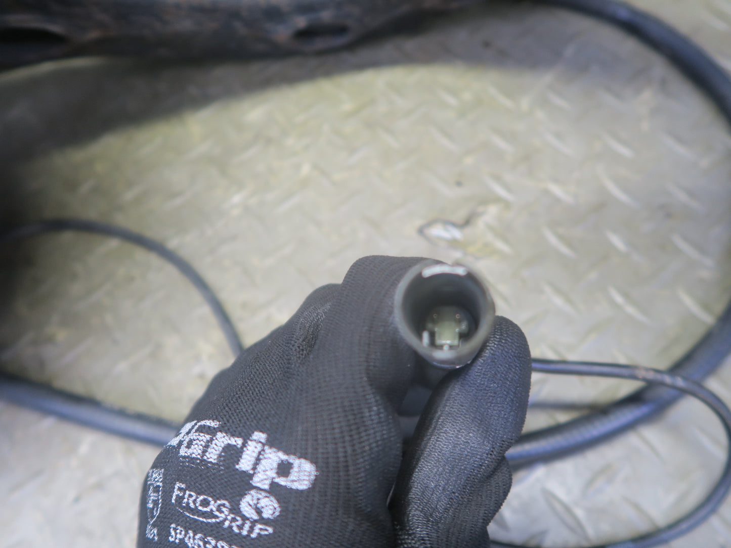 94-99 BMW E36 318i 318ti Rear Left Knuckle Wheel Hub Bearing Trailing Arm OEM