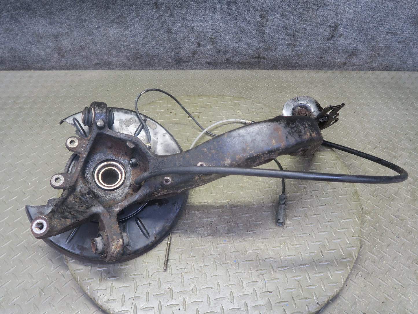 94-99 BMW E36 318i 318ti Rear Left Knuckle Wheel Hub Bearing Trailing Arm OEM