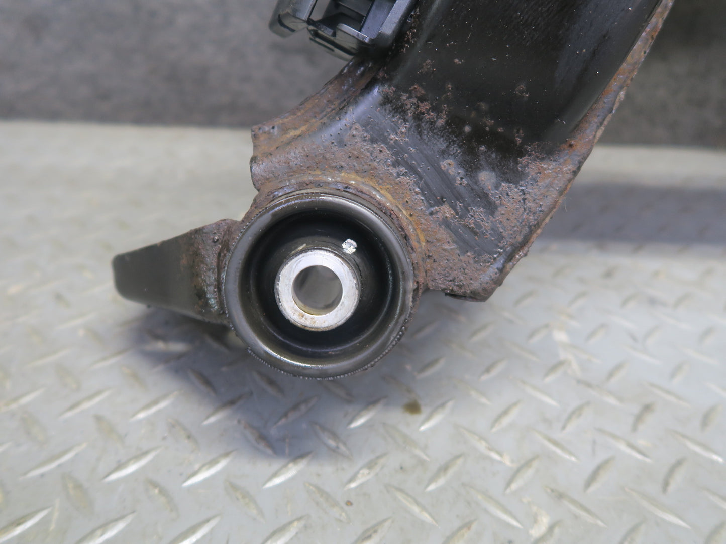 94-99 BMW E36 318iC Rear Suspension Sub Frame Crossmember Carrier OEM