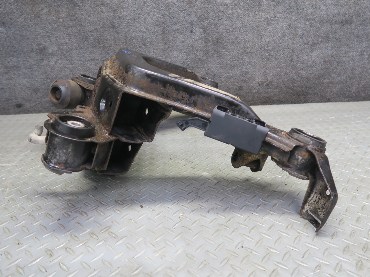 94-99 BMW E36 318iC Rear Suspension Sub Frame Crossmember Carrier OEM