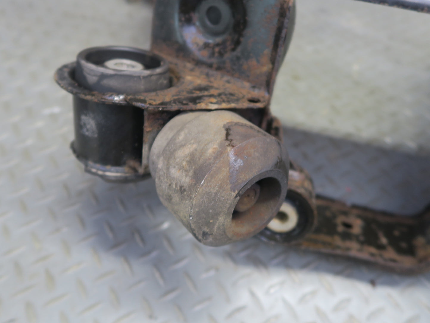 94-99 BMW E36 318iC Rear Suspension Sub Frame Crossmember Carrier OEM