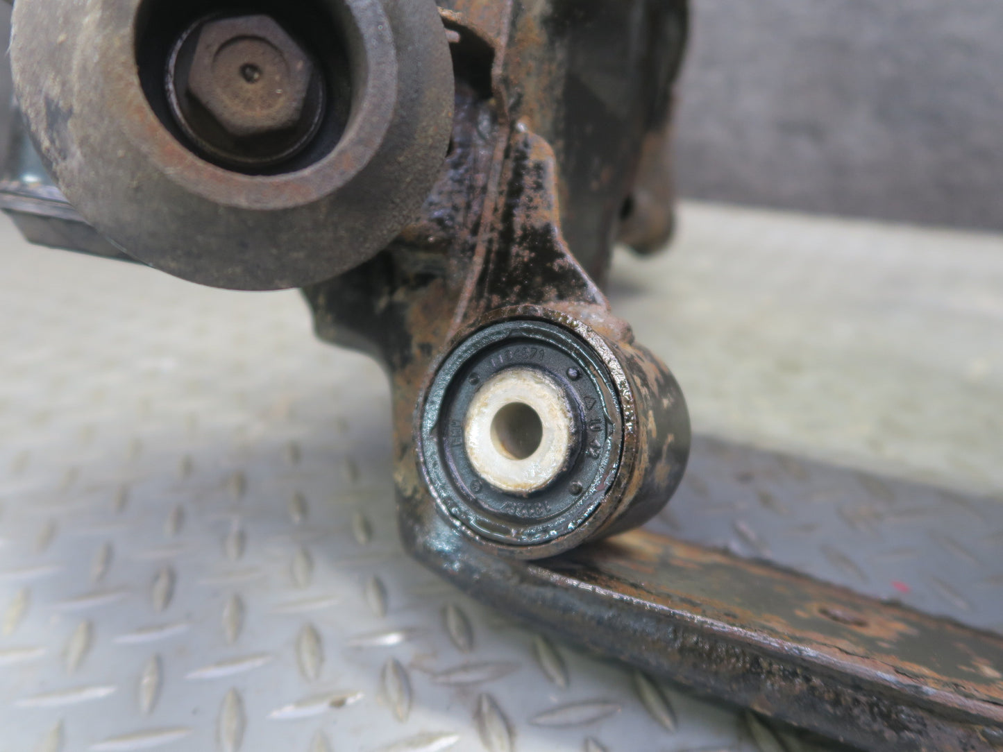 94-99 BMW E36 318iC Rear Suspension Sub Frame Crossmember Carrier OEM