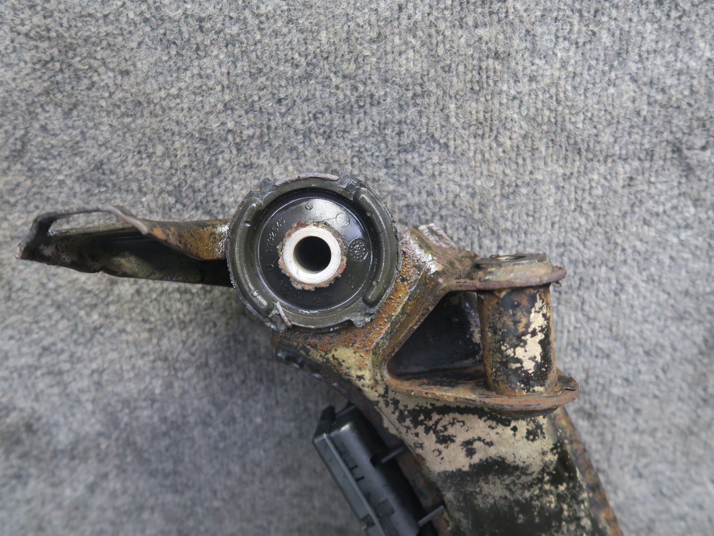 94-99 BMW E36 318iC Rear Suspension Sub Frame Crossmember Carrier OEM