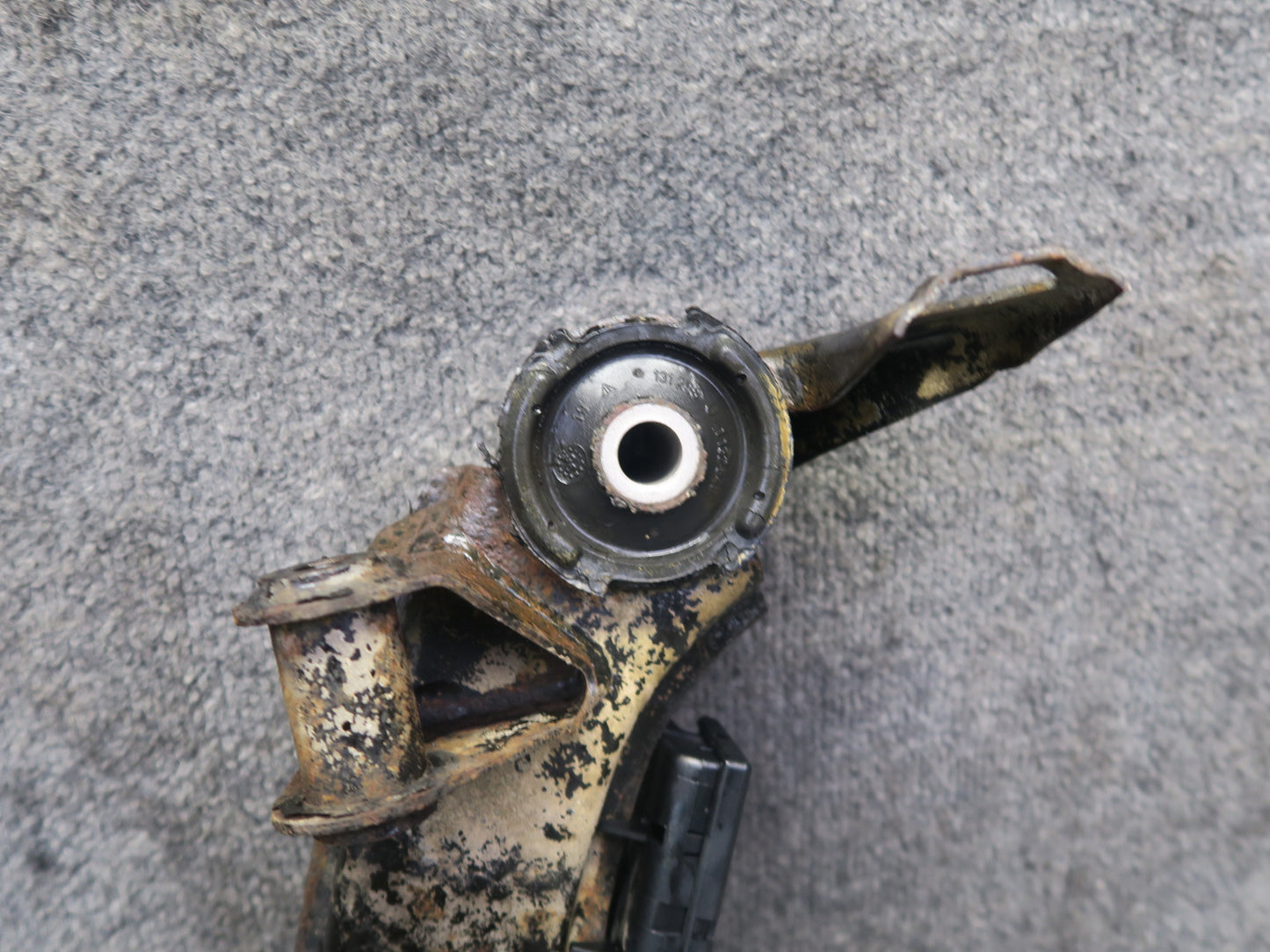 94-99 BMW E36 318iC Rear Suspension Sub Frame Crossmember Carrier OEM