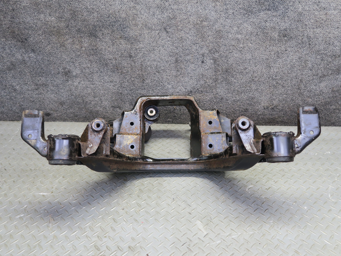 94-99 BMW E36 318iC Rear Suspension Sub Frame Crossmember Carrier OEM