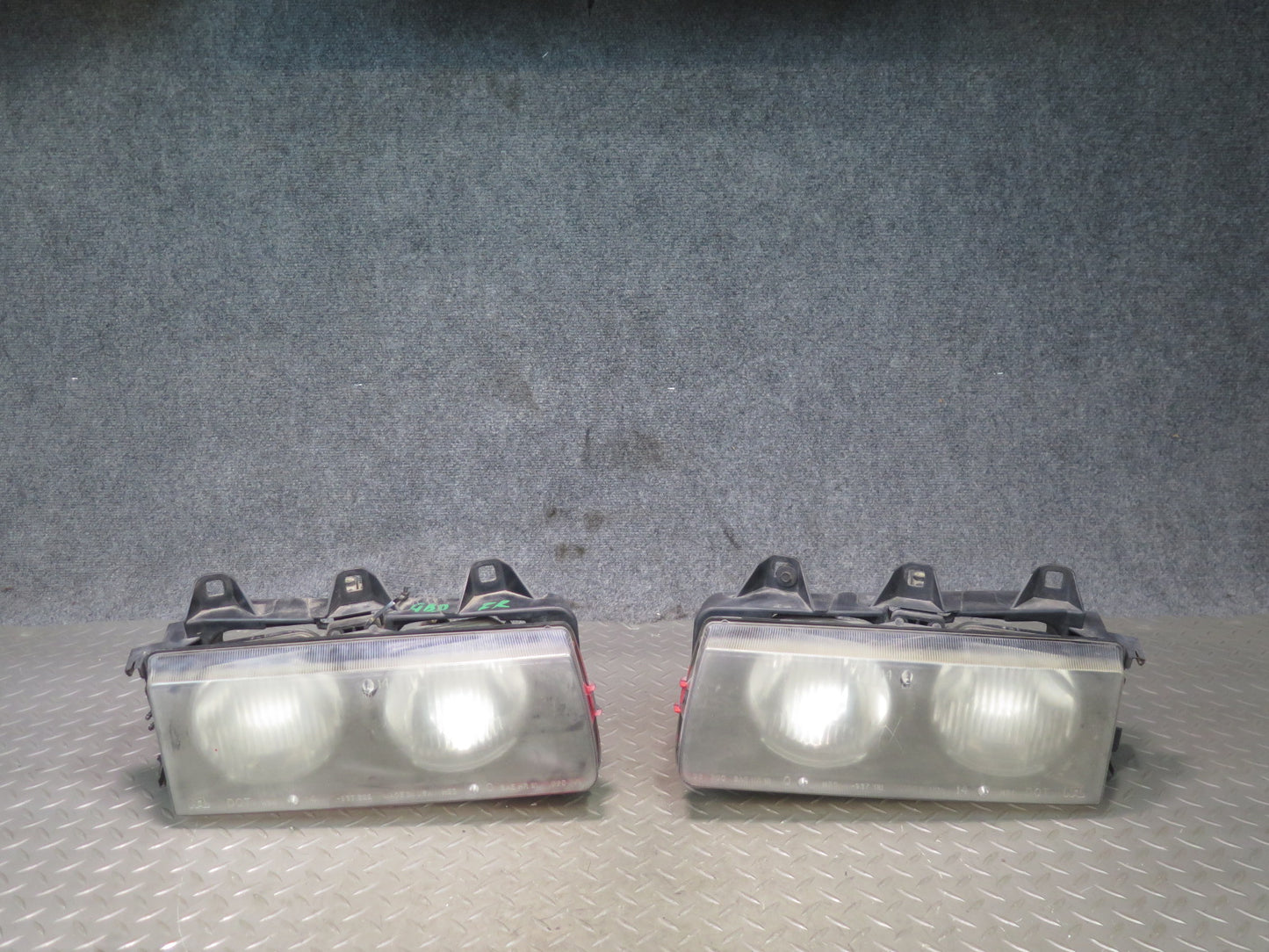 94-99 BMW E36 318iC Set of 2 Front Left & Right Halogen Headlight Lamp OEM