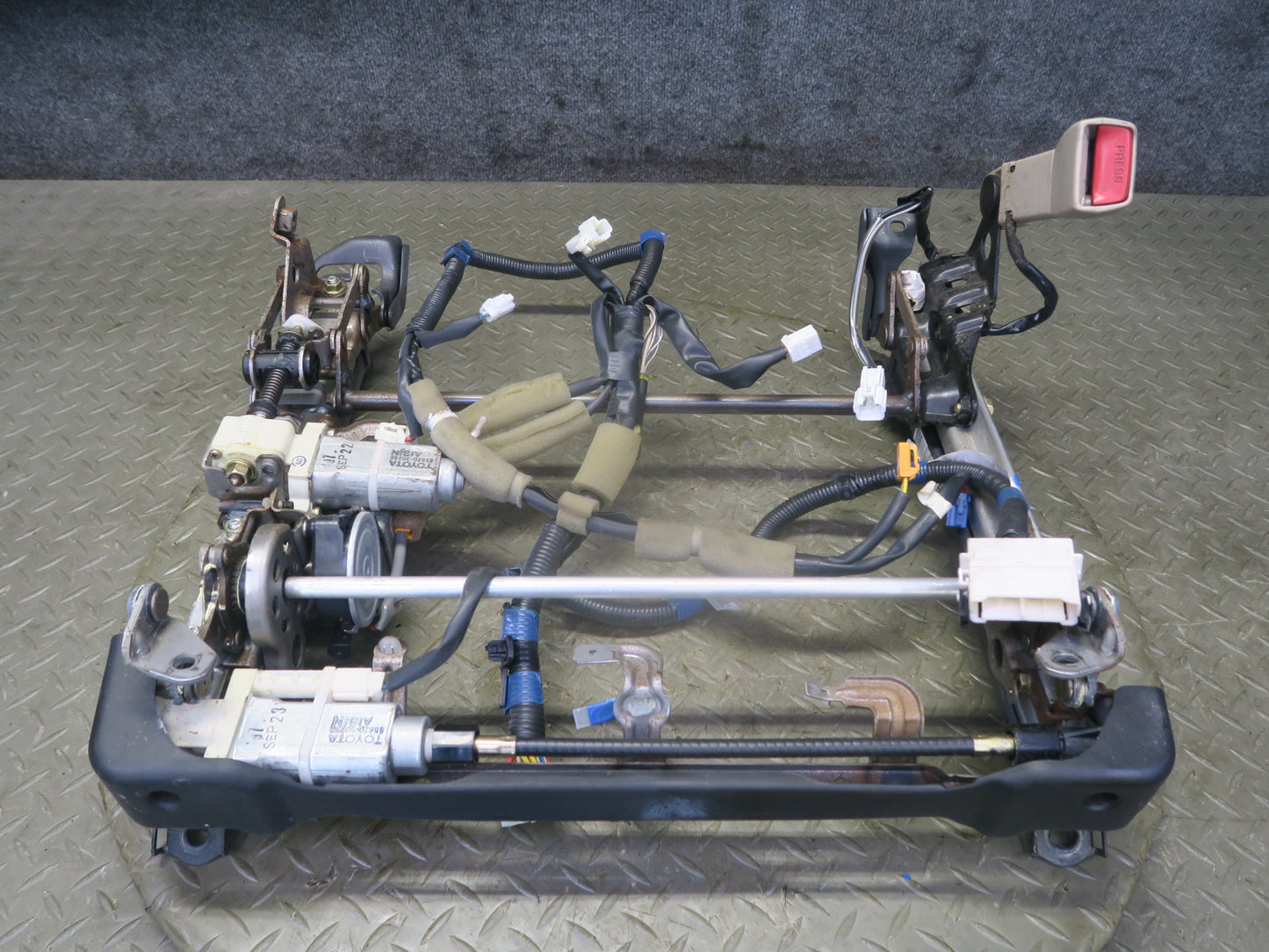 97-00 Lexus LS400 Front Right Seat Lower Frame Track Rail w Motor & Wire OEM