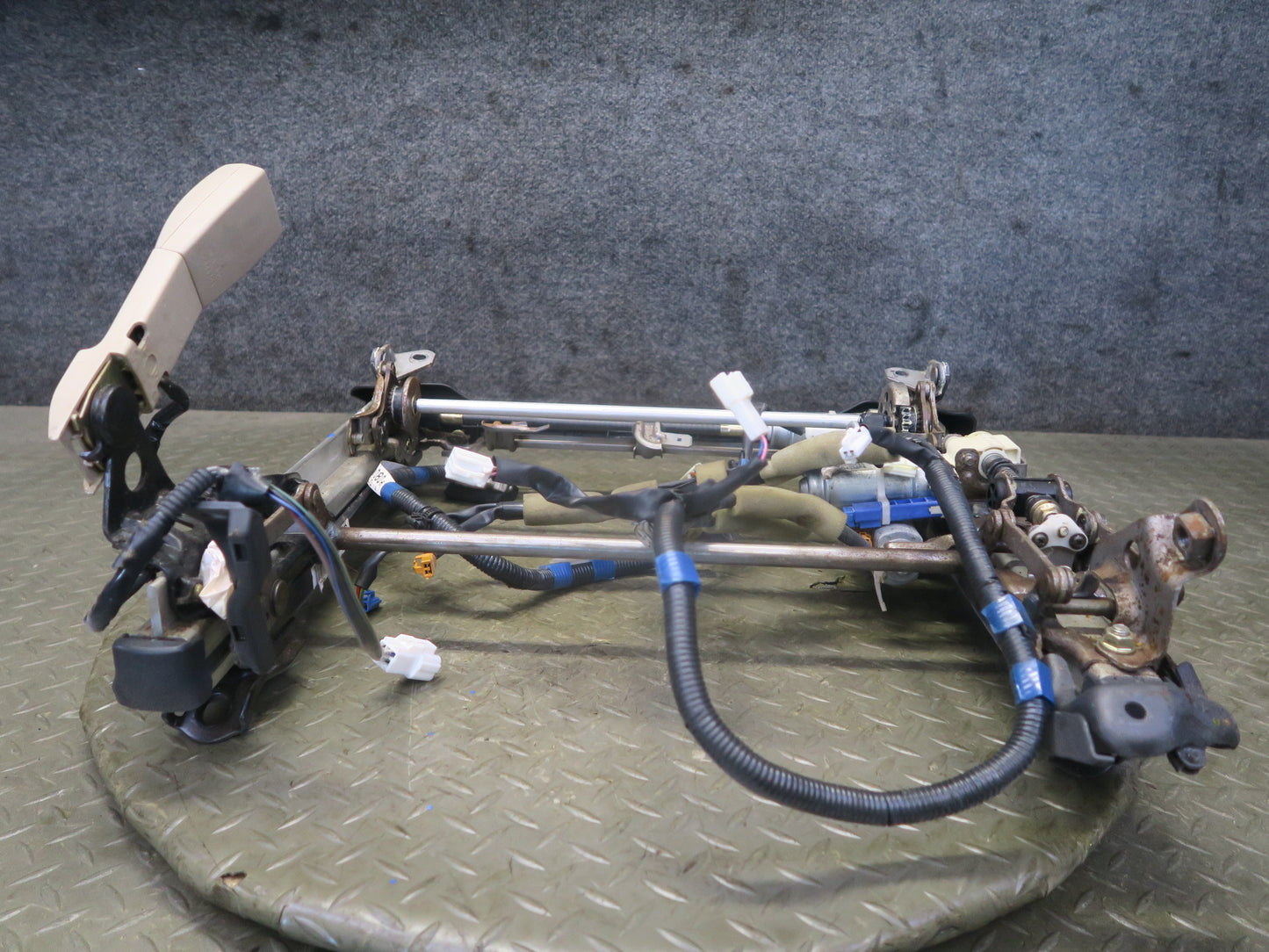 97-00 Lexus LS400 Front Right Seat Lower Frame Track Rail w Motor & Wire OEM