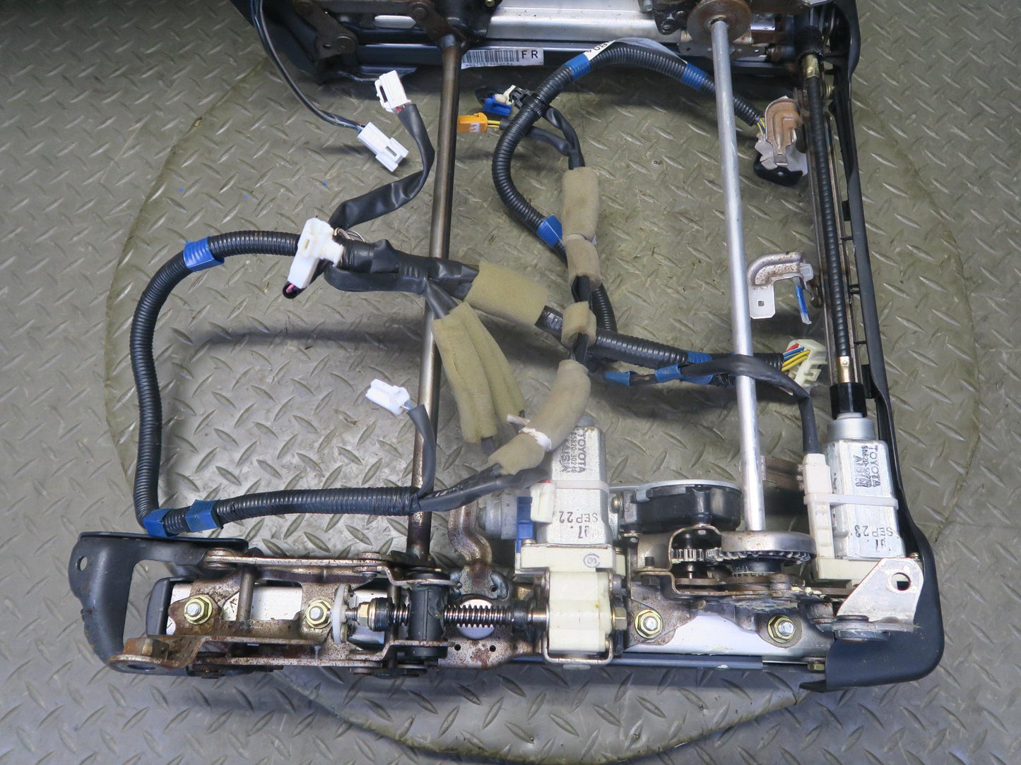 97-00 Lexus LS400 Front Right Seat Lower Frame Track Rail w Motor & Wire OEM