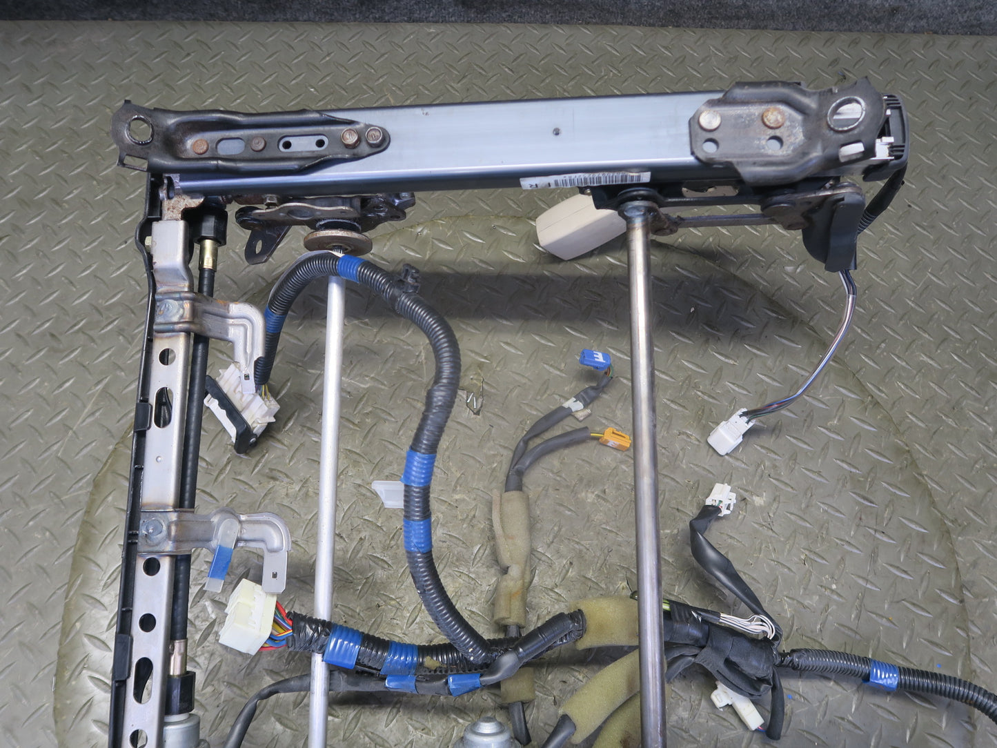 97-00 Lexus LS400 Front Right Seat Lower Frame Track Rail w Motor & Wire OEM