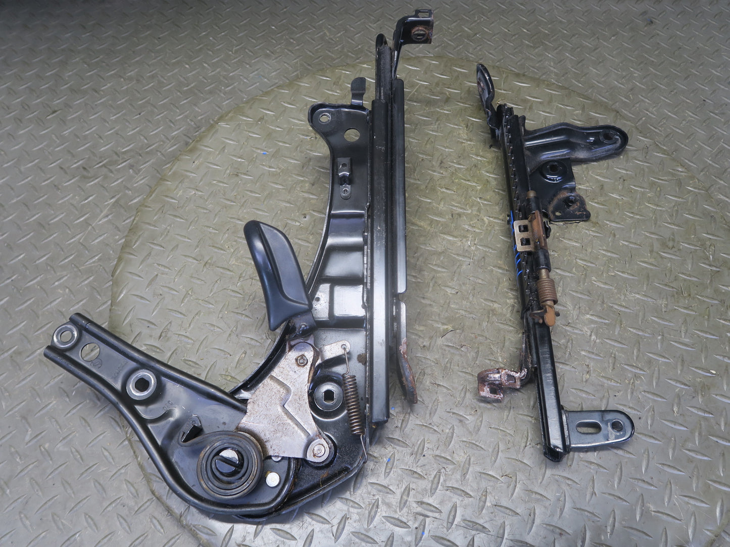 91-95 Toyota MR2 SW21L Right Passenger Seat Lower Frame Track Rail Set OEM