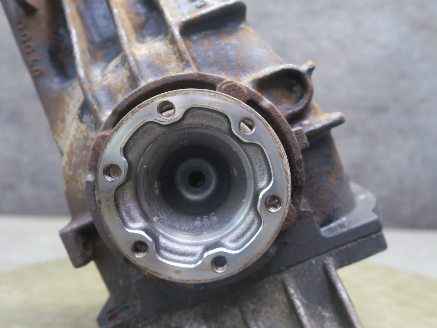 96-99 BMW E36 318i 1.9L M44 A/T Rear Differential Carrier 4.44 Ratio OEM