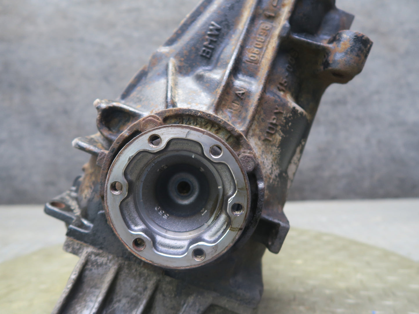 96-99 BMW E36 318i 1.9L M44 A/T Rear Differential Carrier 4.44 Ratio OEM