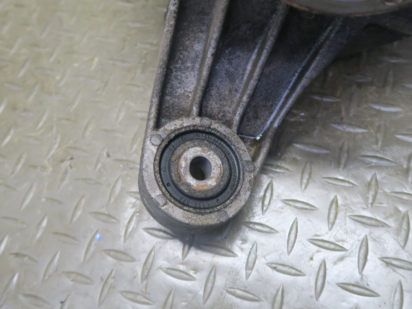 96-99 BMW E36 318i 1.9L M44 A/T Rear Differential Carrier 4.44 Ratio OEM