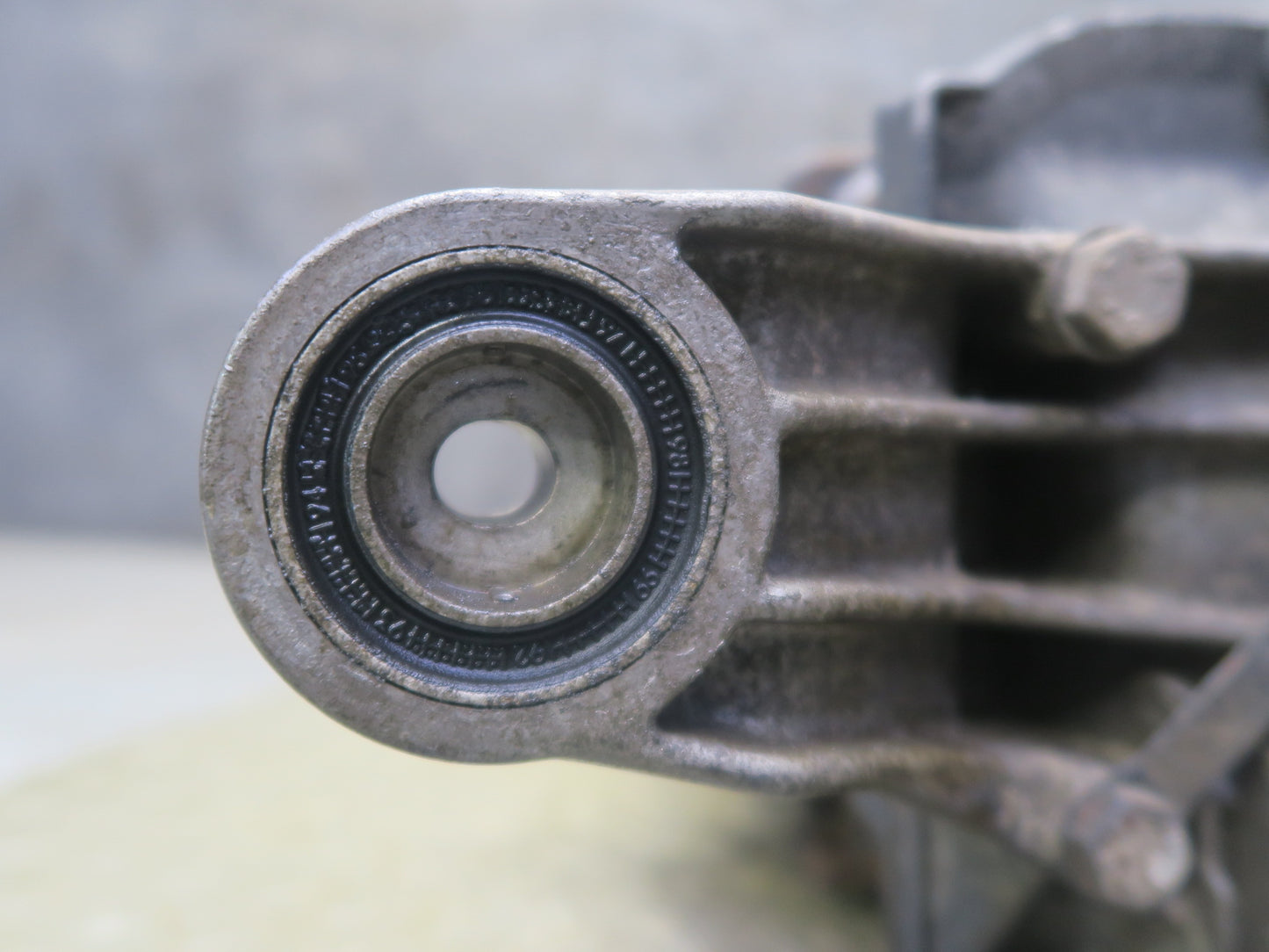 96-99 BMW E36 318i 1.9L M44 A/T Rear Differential Carrier 4.44 Ratio OEM