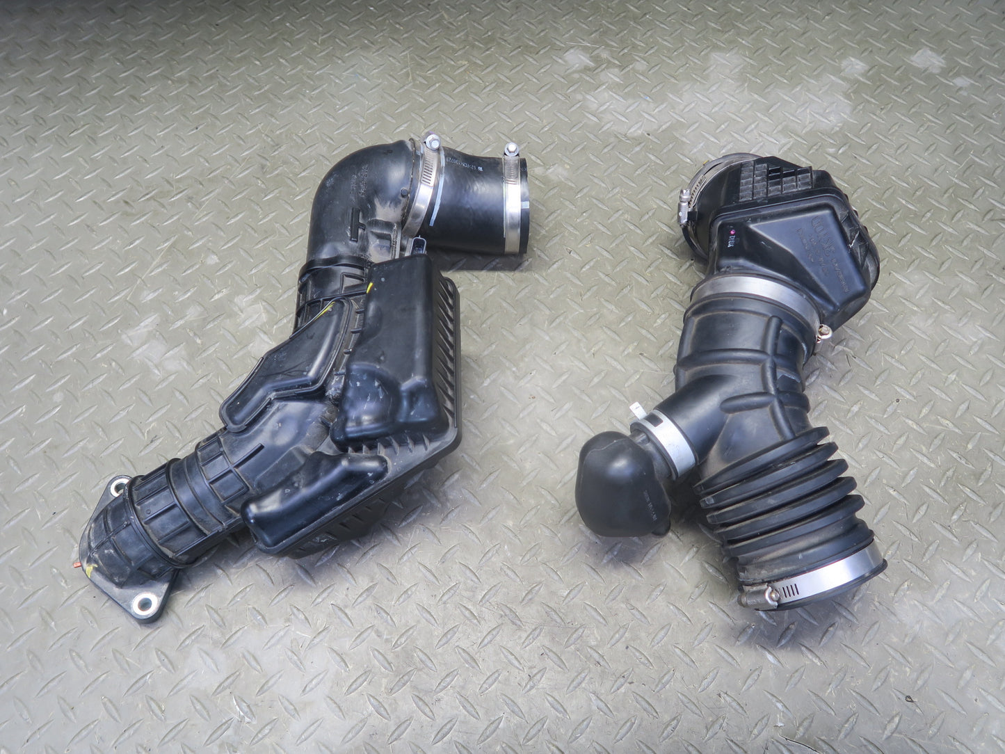 2014-2017 Infiniti QX60 2.5L Hybrid Air Intake Cleaner Duct Hose Resonator Set
