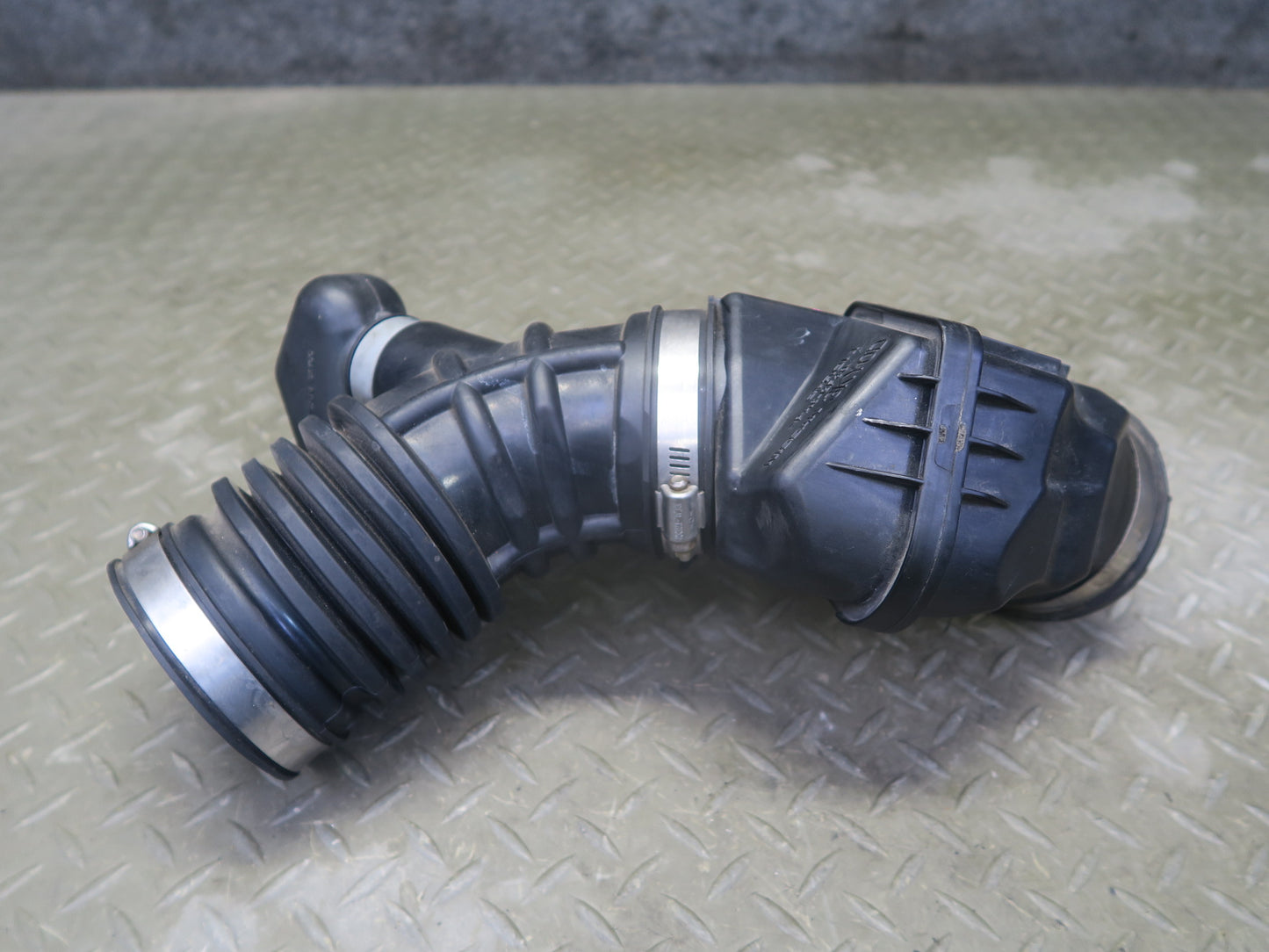 2014-2017 Infiniti QX60 2.5L Hybrid Air Intake Cleaner Duct Hose Resonator Set