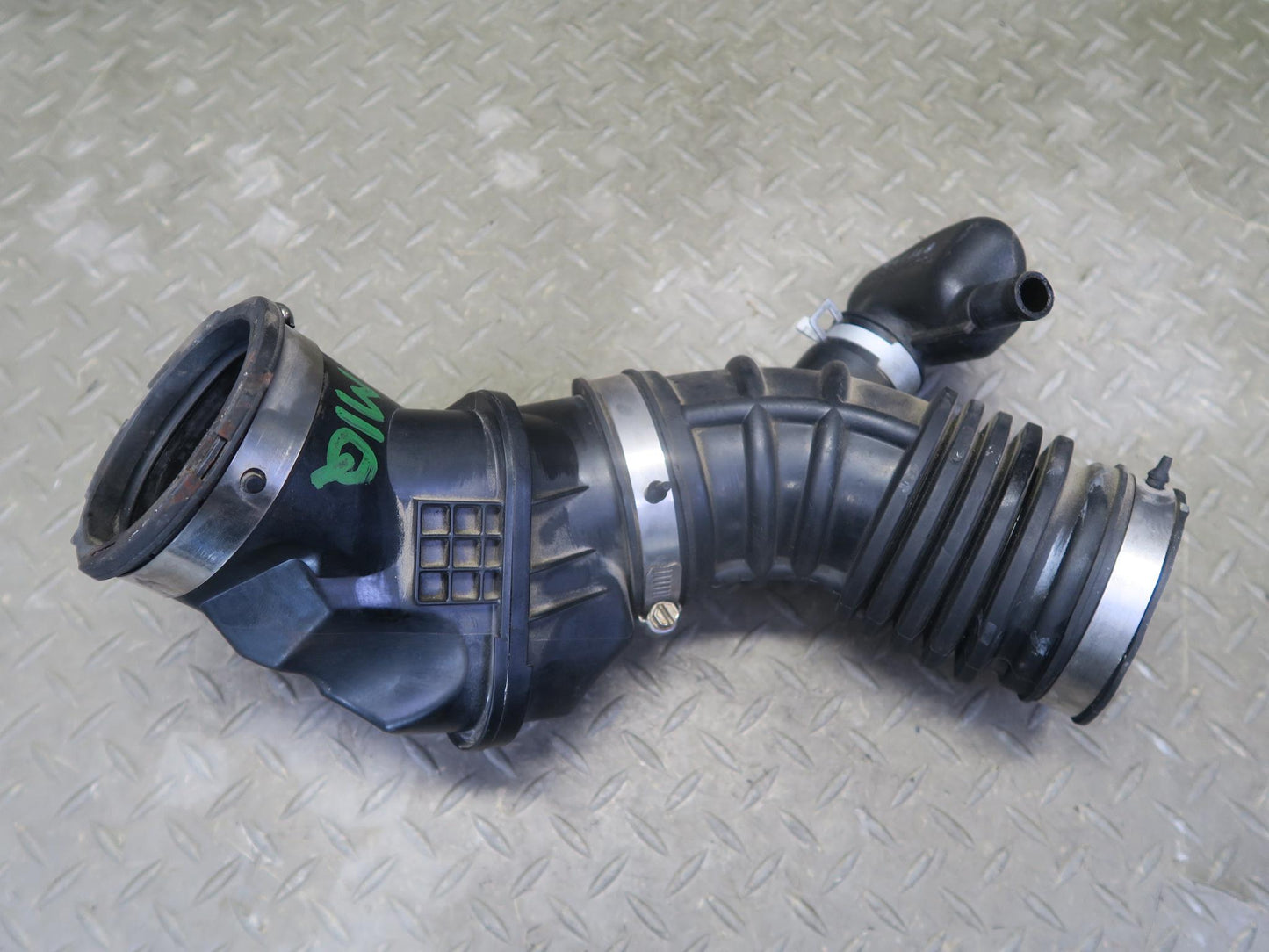 2014-2017 Infiniti QX60 2.5L Hybrid Air Intake Cleaner Duct Hose Resonator Set