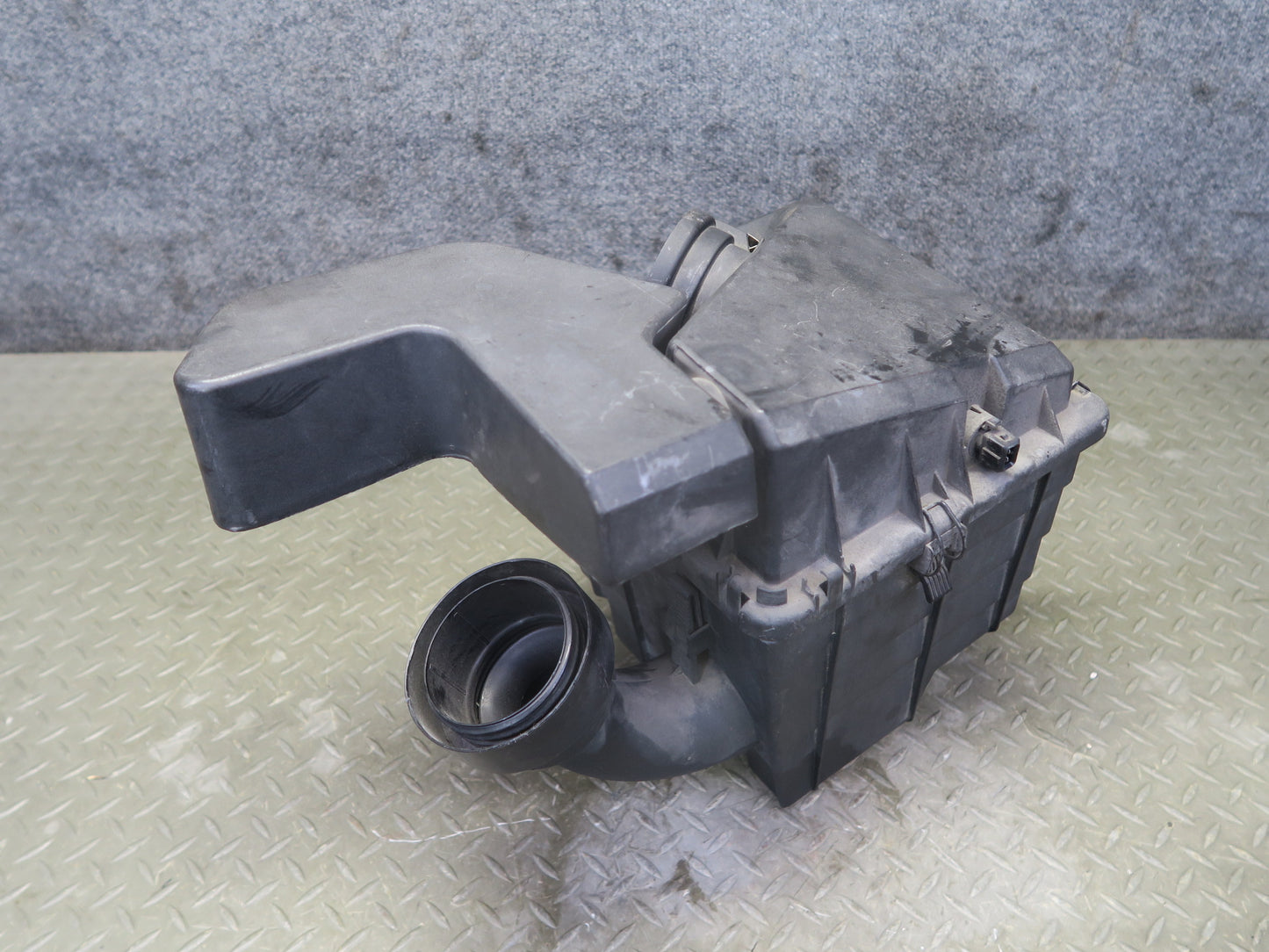 95-99 BMW E36 318iC M44 Air Intake Cleaner Filter Box Assembly OEM