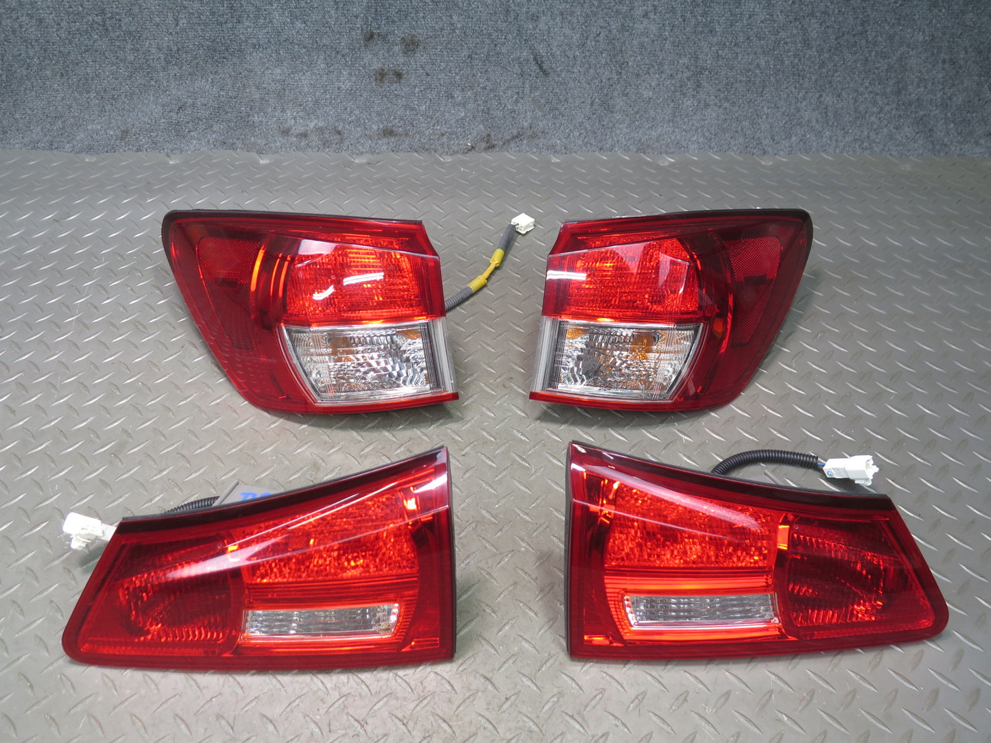 08-14 Lexus USE20L Is-f Set of 4 Rear Left Right Outer Inner Tail Light Lamp OEM