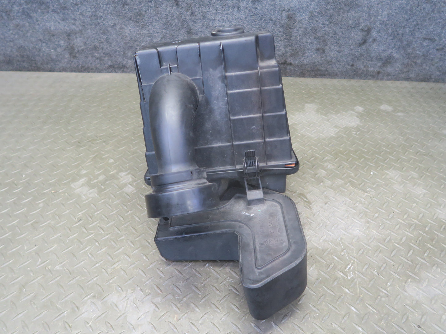95-99 BMW E36 318iC M44 Air Intake Cleaner Filter Box Assembly OEM
