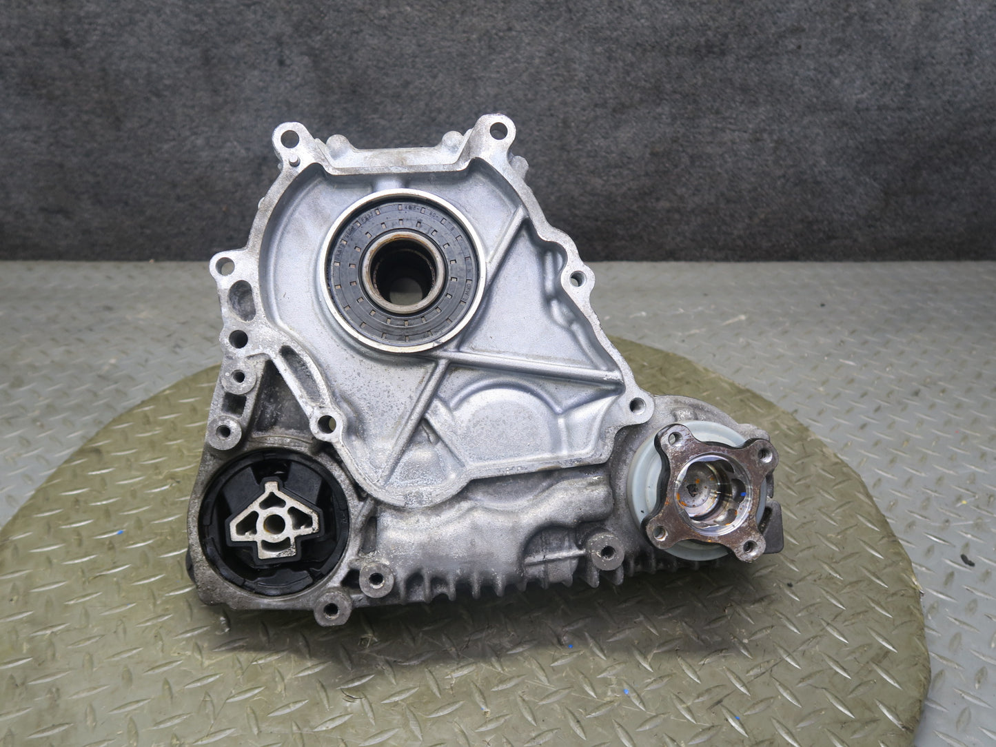 14-15 BMW F32 F33 435XI AWD ATC35L Transfer Case Box w Motor 144K Miles OEM
