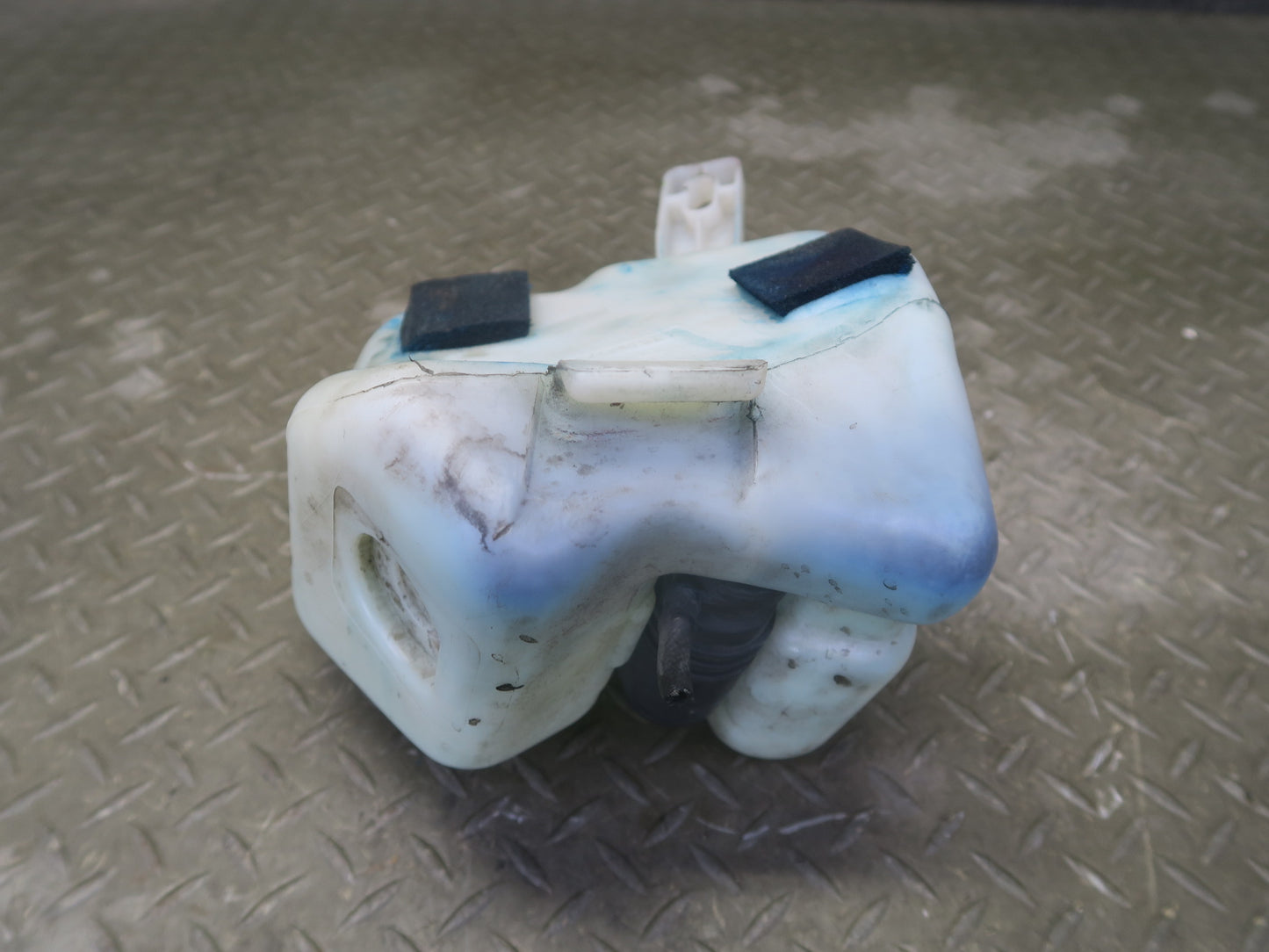 94-99 BMW E36 318iC Windshield Washer Fluid Reservoir Tank w Pump OEM