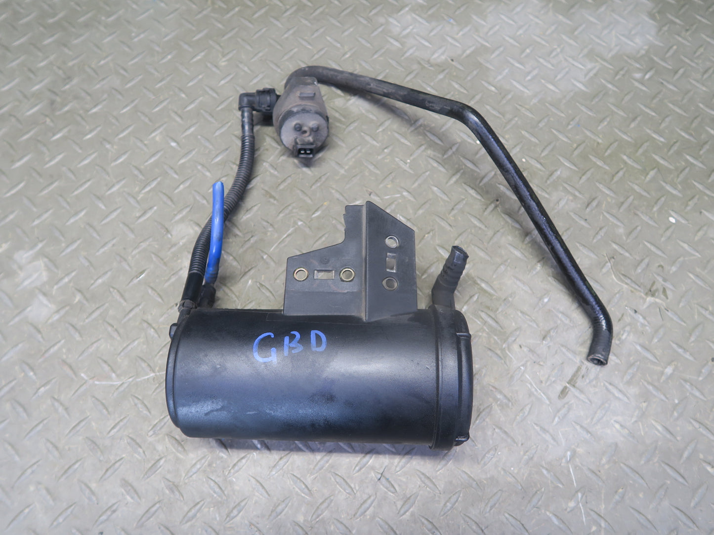 94-99 BMW E36 318iC Fuel Evap Vapor Charcoal Canister OEM