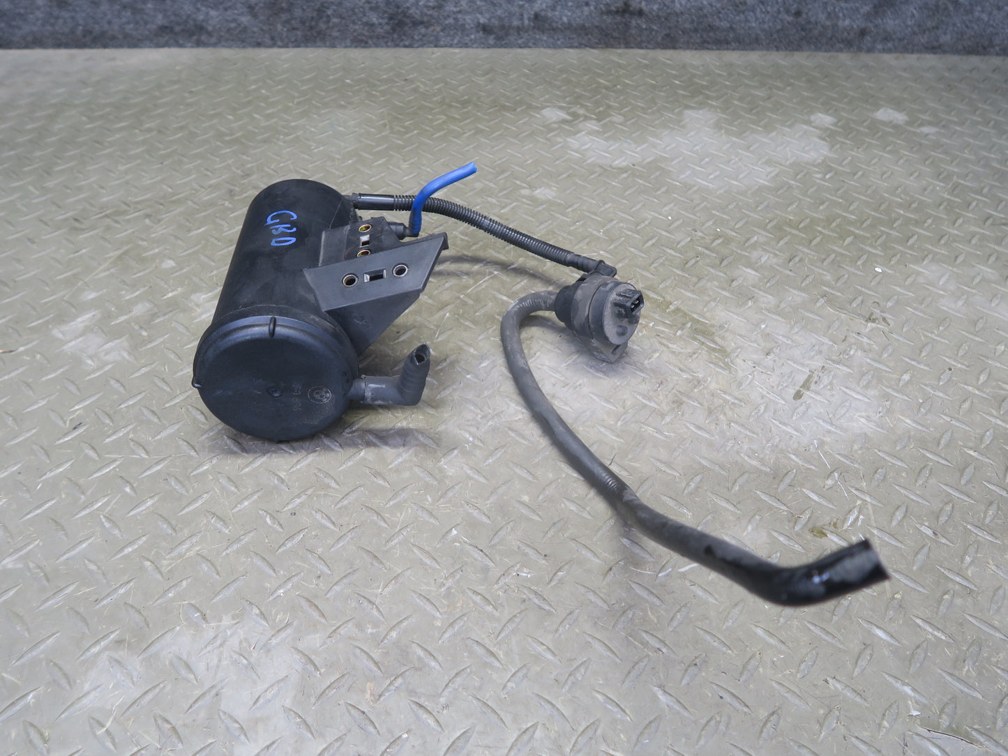 94-99 BMW E36 318iC Fuel Evap Vapor Charcoal Canister OEM