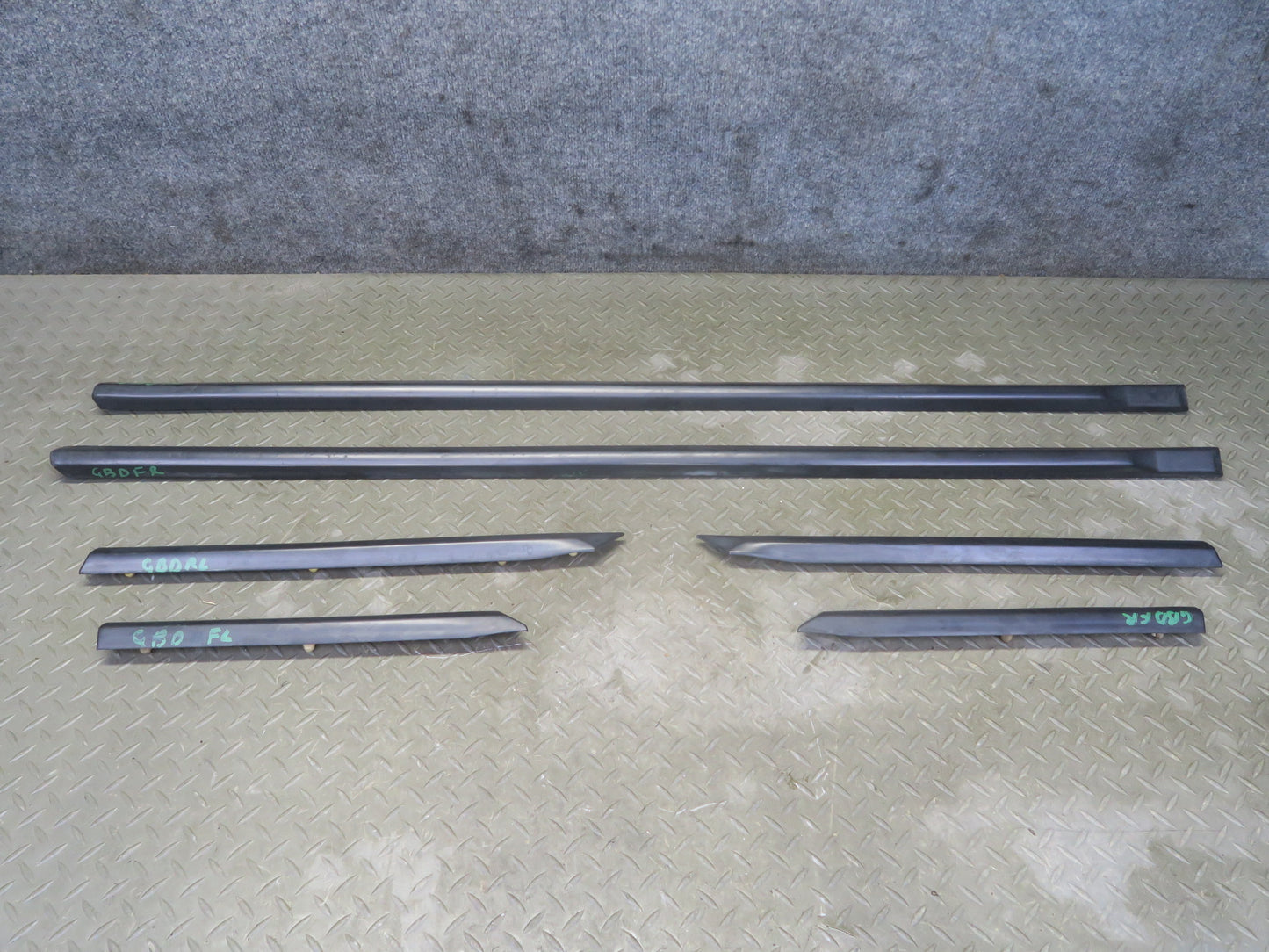 94-99 BMW E36 318iC Convertible Fender Door Rear Quarter Trim Molding Set OEM